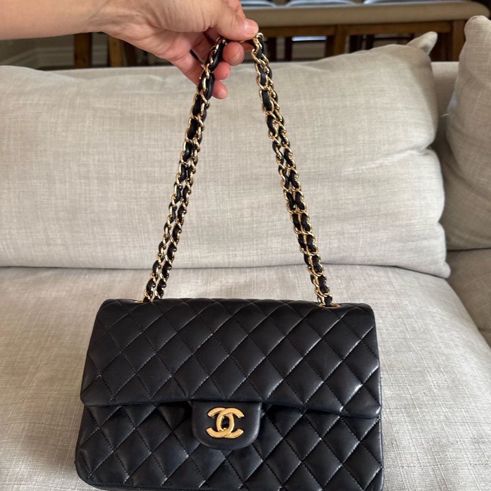 Chanel Black Quilted Shoulder Bag with Gold Chain